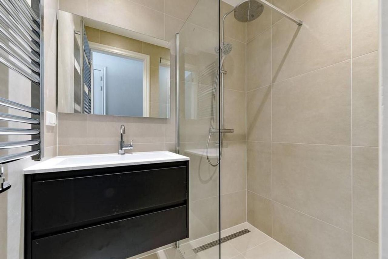 50 m² apartment with balcony in Oud-West - Image 7