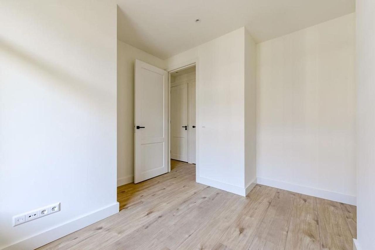 50 m² apartment with balcony in Oud-West - Image 9