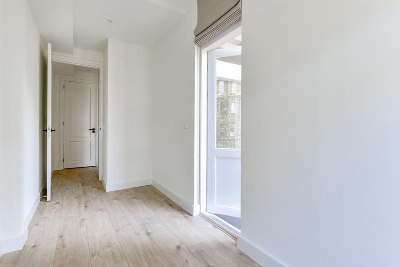 50 m² apartment with balcony in Oud-West - Image 10