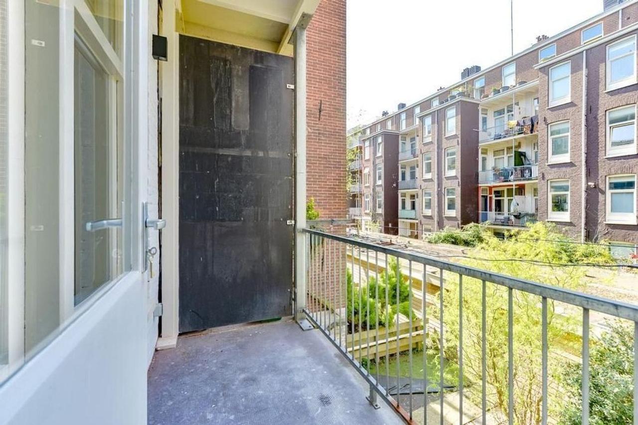 50 m² apartment with balcony in Oud-West - Image 13