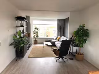 Furnished 2-Bedroom Apartment with Lift