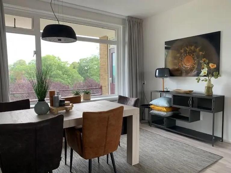 Furnished 2-Bedroom Apartment with Lift - Image 4