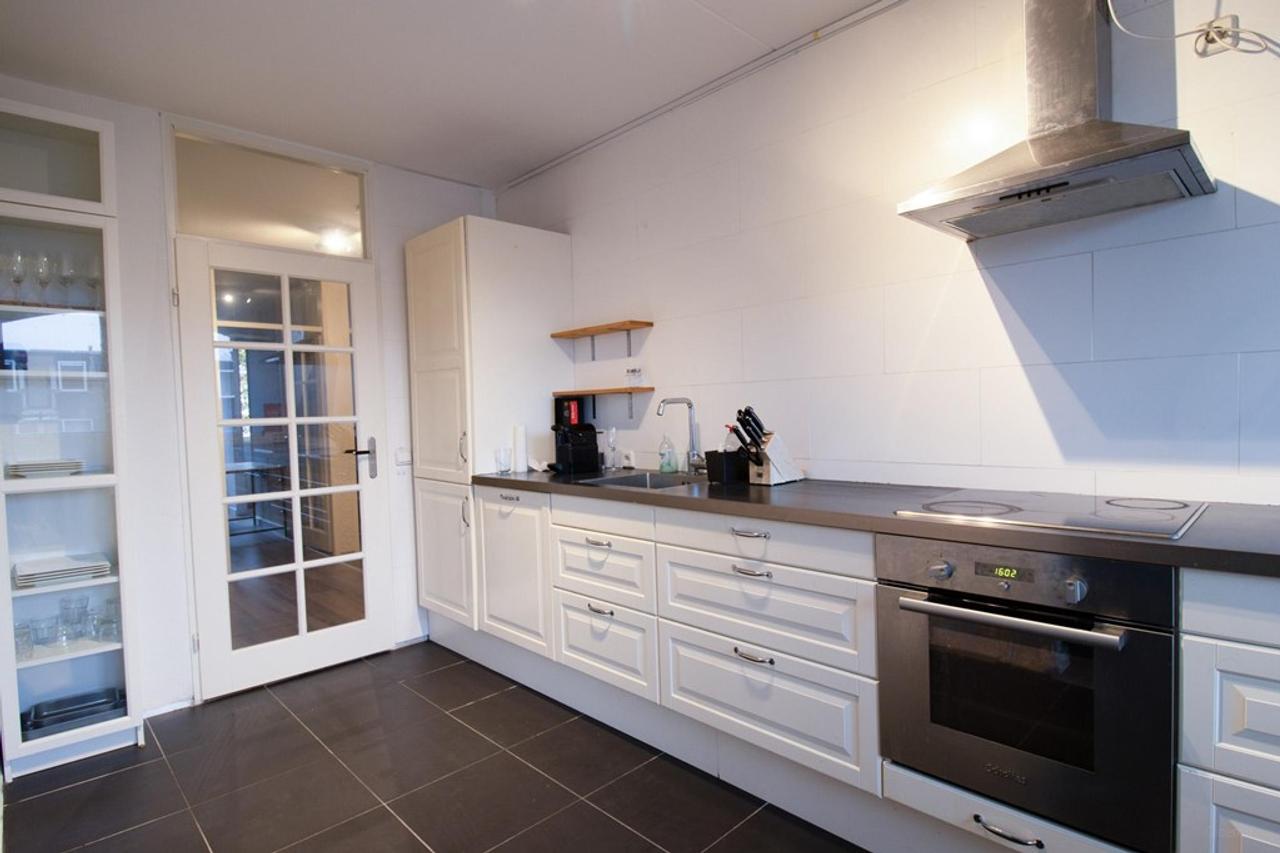 115 m² Furnished Apartment in Almere - Image 8