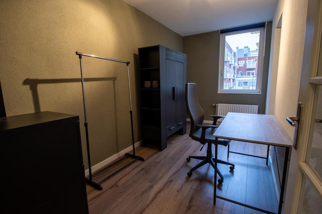 115 m² Furnished Apartment in Almere - Image 18
