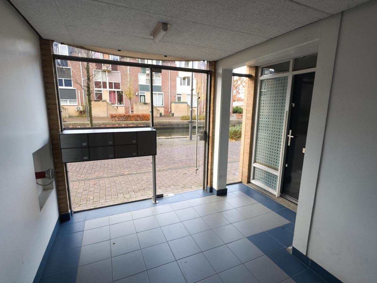 115 m² Furnished Apartment in Almere - Image 19