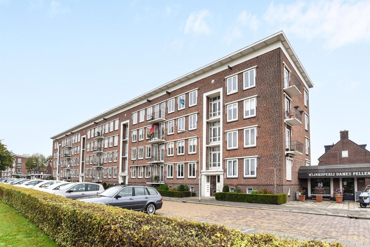 Furnished 4-Room Apartment with 2 Balconies - Image 1