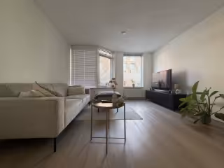 Renovated 2-Bedroom Apartment in Kamperpoort
