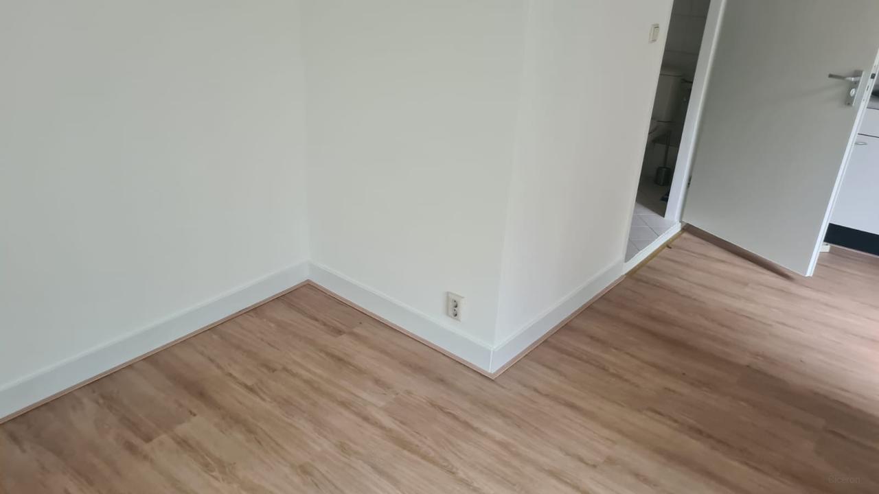 Available now: 1-bedroom apartment with garden - Image 2