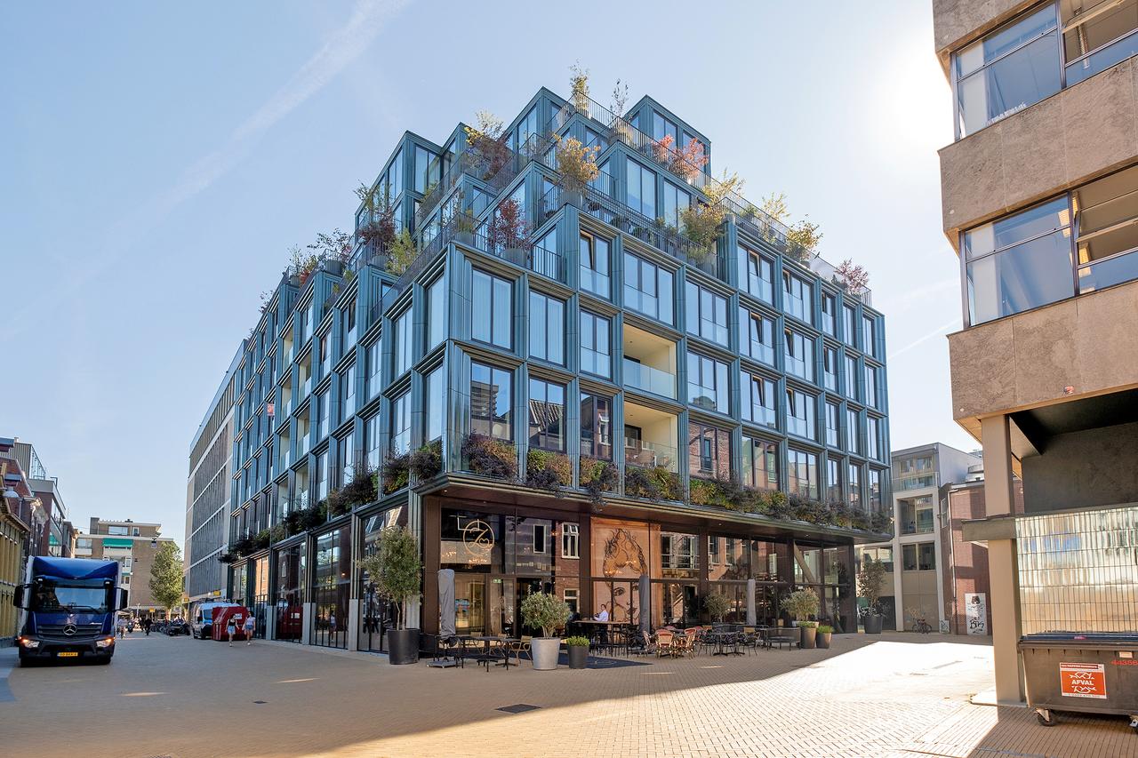 Sunny 17 m² terrace in central Groningen - Image 1