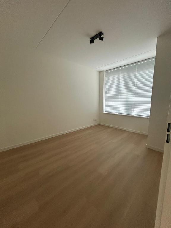 Gas-Free 2-Bedroom Apartment with Balcony - Image 7