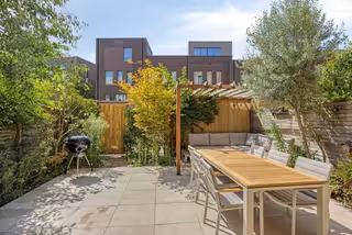 Furnished family home with garden