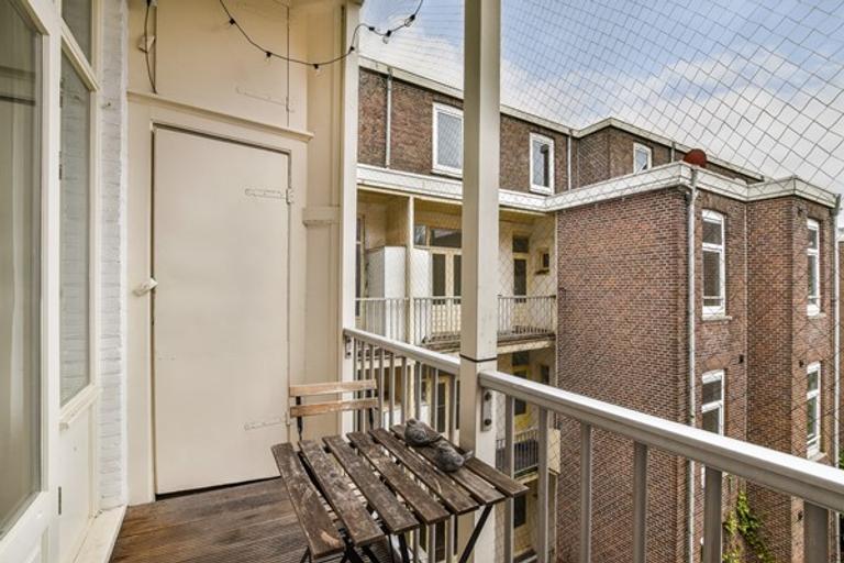 Twee verdiepingen met balkon in De Pijp - Afbeelding 4