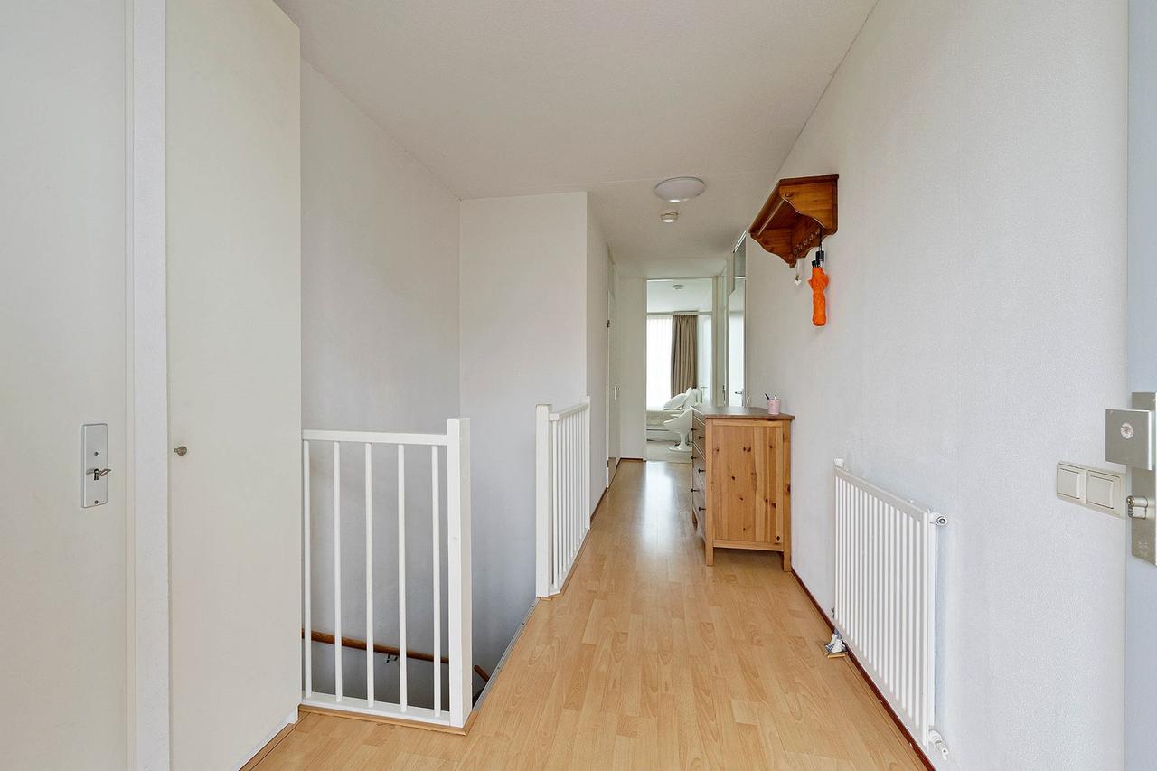 Furnished 2-Bedroom Apartment with Balcony - Image 7