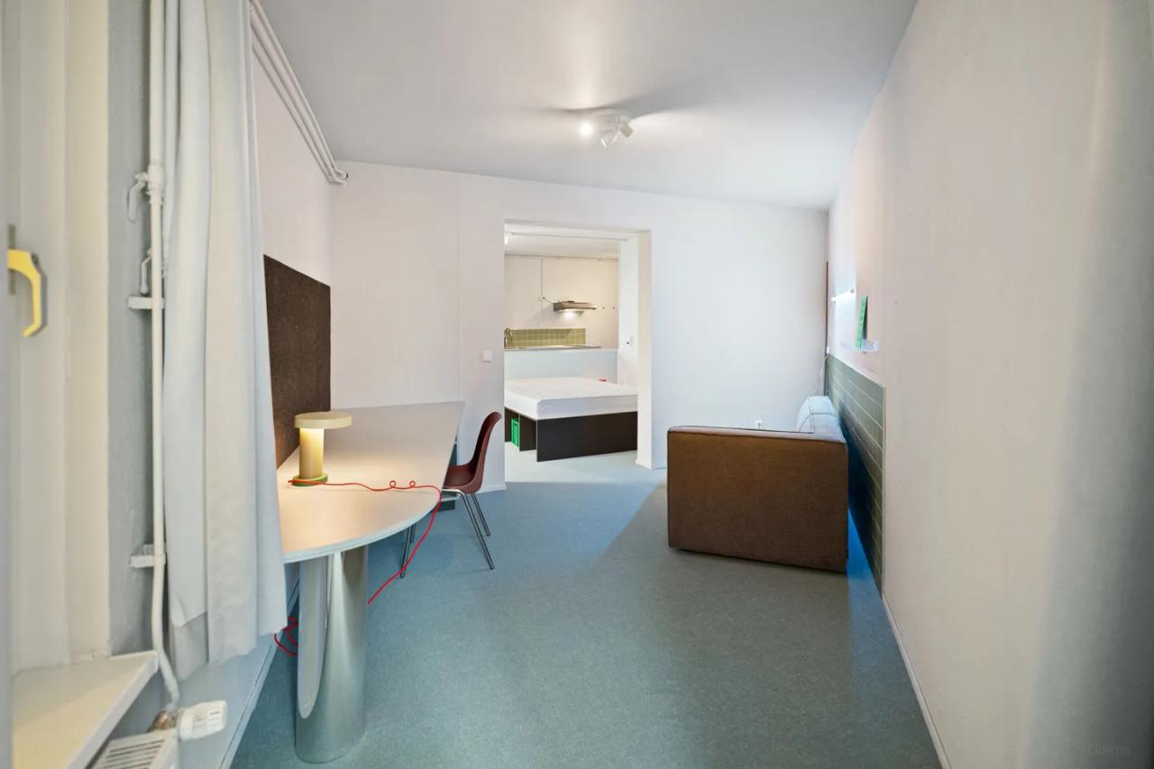 Furnished studio with balcony on 7th floor - Image 3