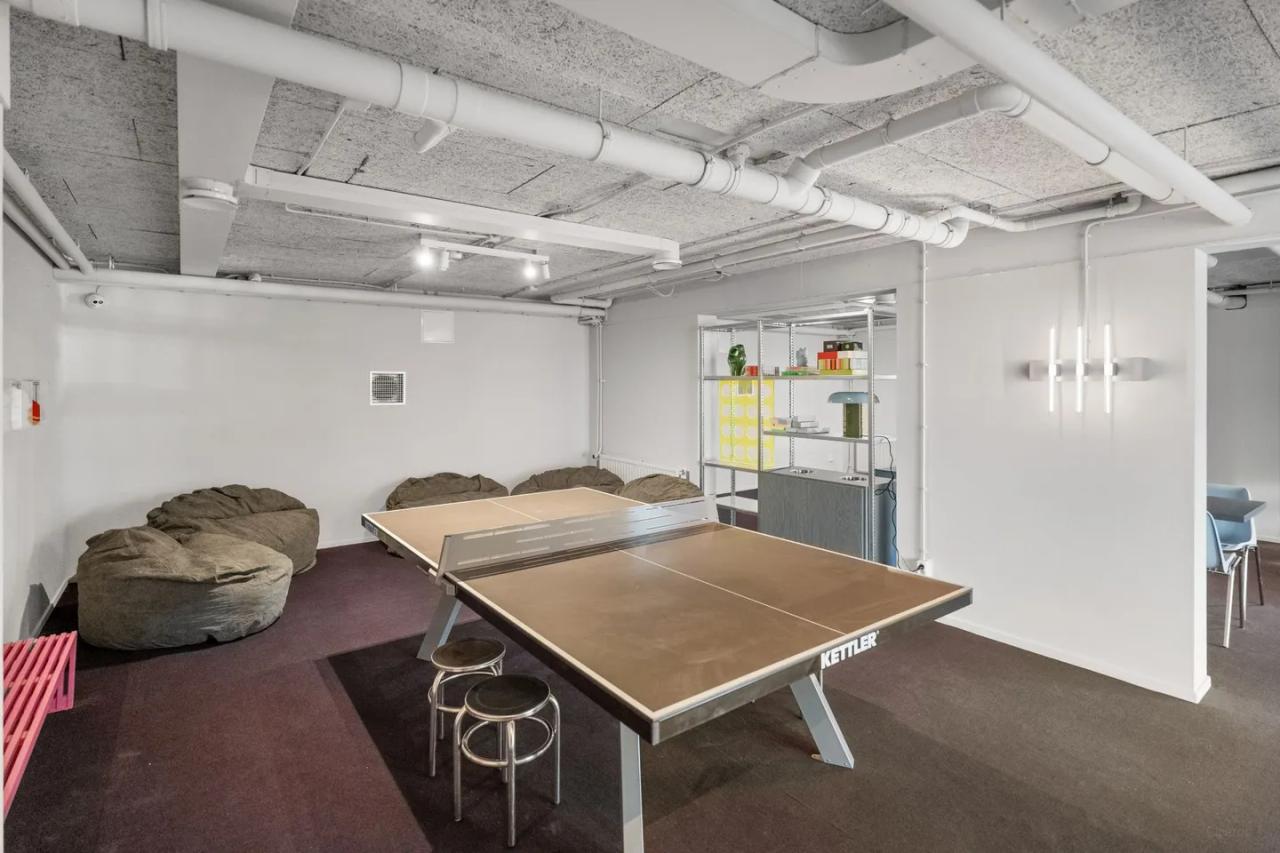 Furnished studio with balcony on 7th floor - Image 10
