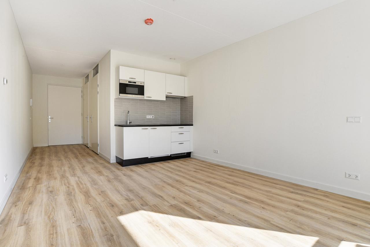 Studio 50+ met terras in Watergraafsmeer - Afbeelding 2