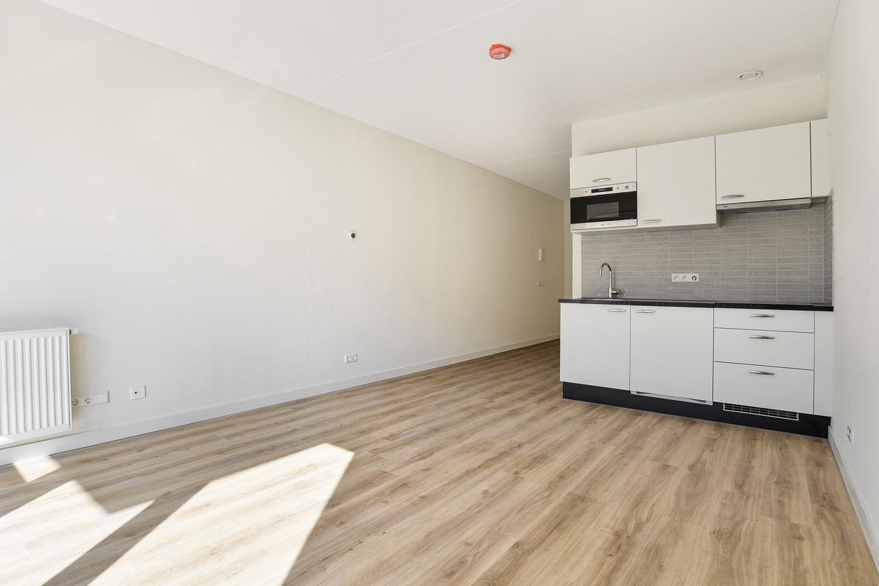 Studio 50+ met terras in Watergraafsmeer - Afbeelding 3