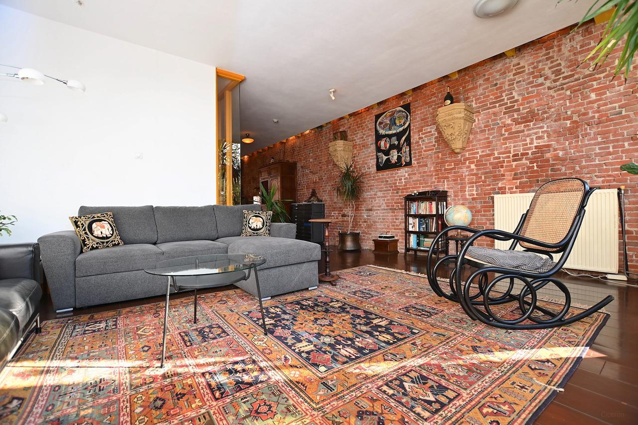 Furnished 130 m² apartment with terrace - Image 5