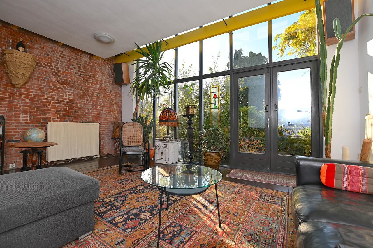 Furnished 130 m² apartment with terrace - Image 6