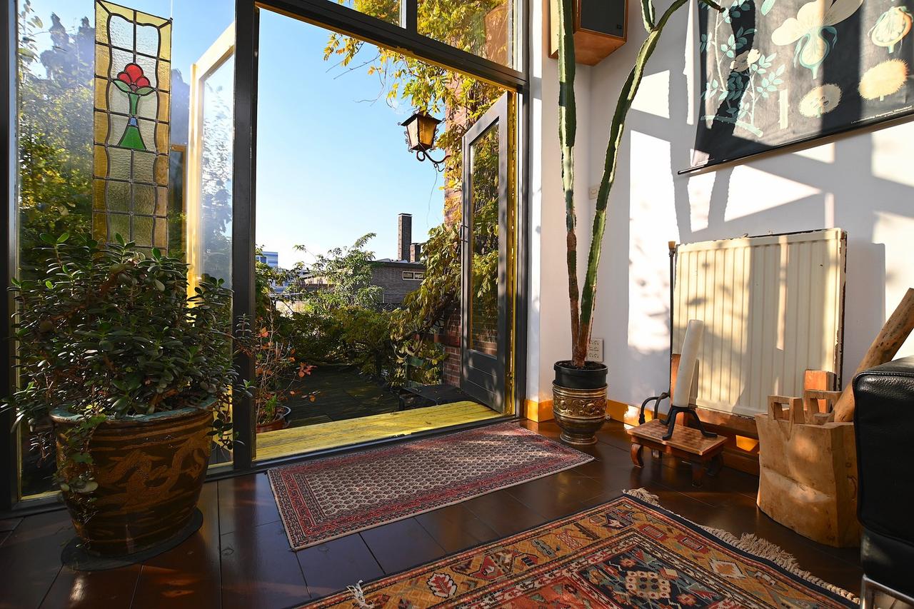 Furnished 130 m² apartment with terrace - Image 7