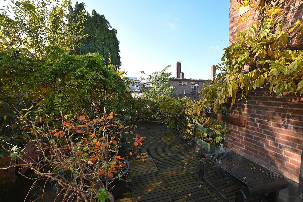 Furnished 130 m² apartment with terrace - Image 8