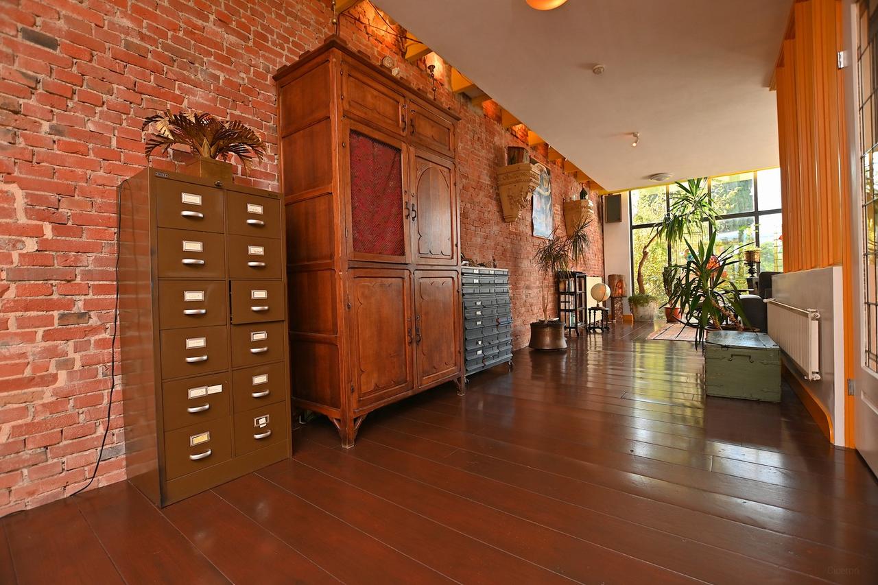 Furnished 130 m² apartment with terrace - Image 10