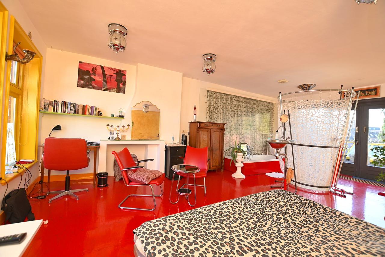 Furnished 130 m² apartment with terrace - Image 18