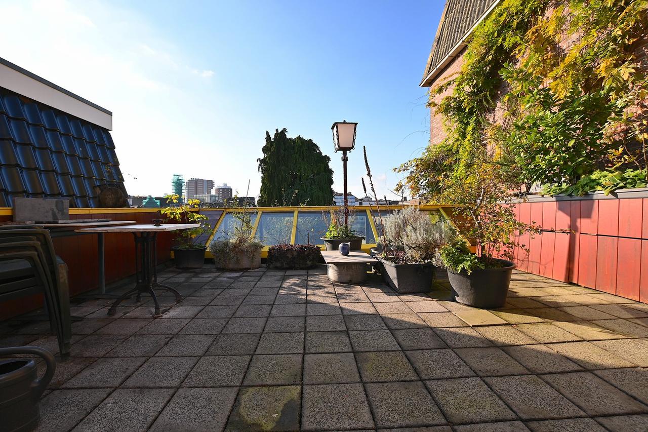 Furnished 130 m² apartment with terrace - Image 21