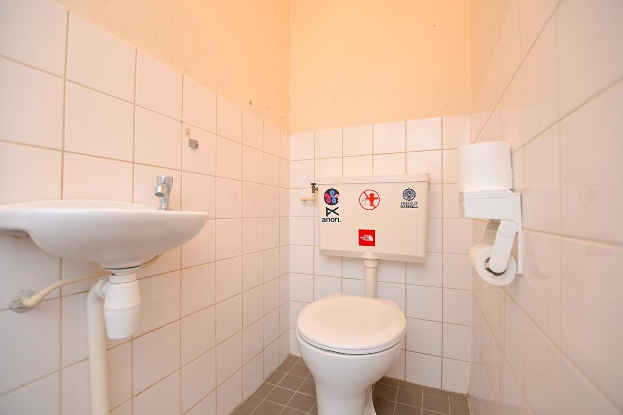 Bright 17 m² room on Akerkhof - Image 7