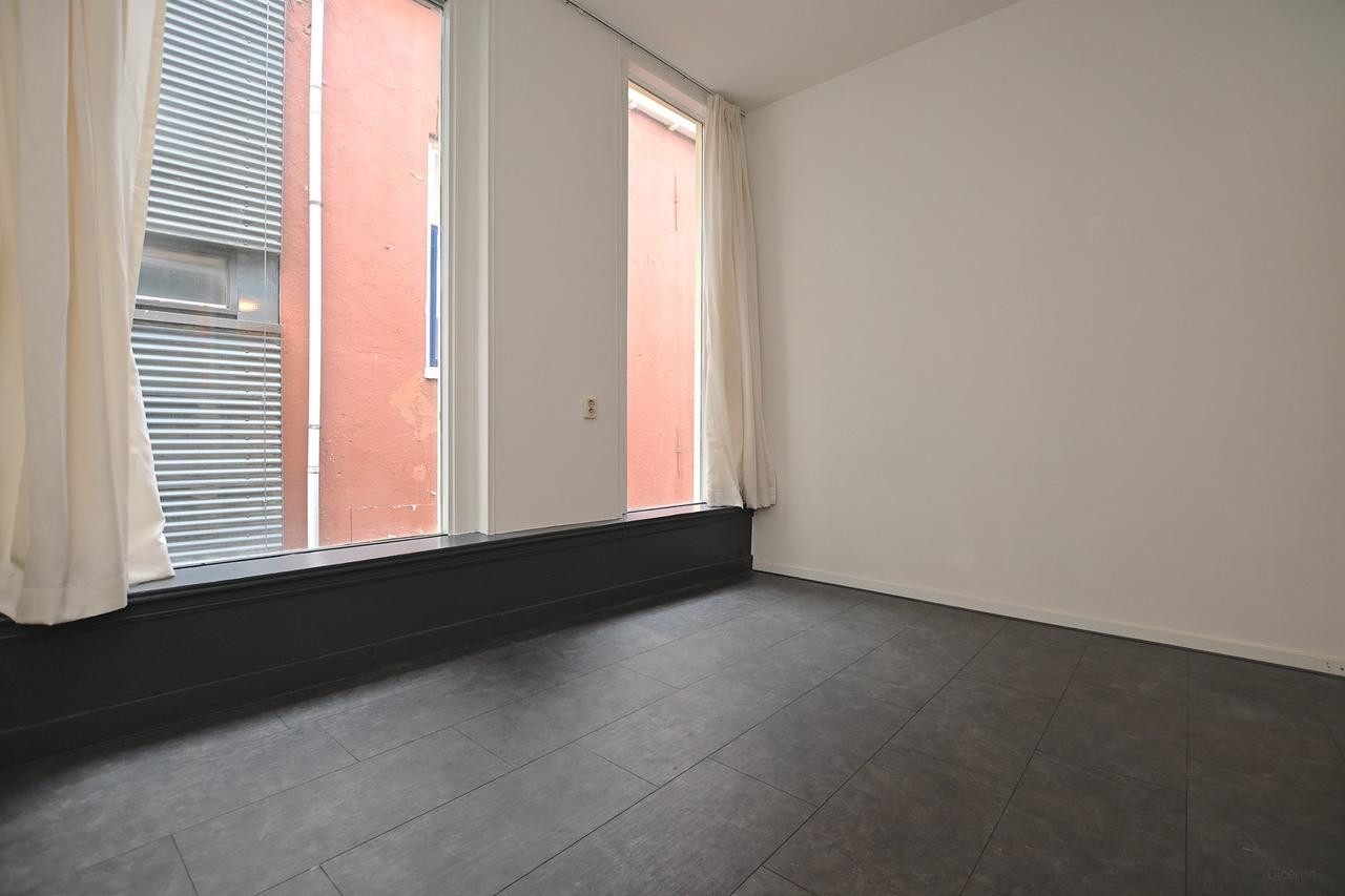 Bright 1-bedroom apartment in central Groningen - Image 6