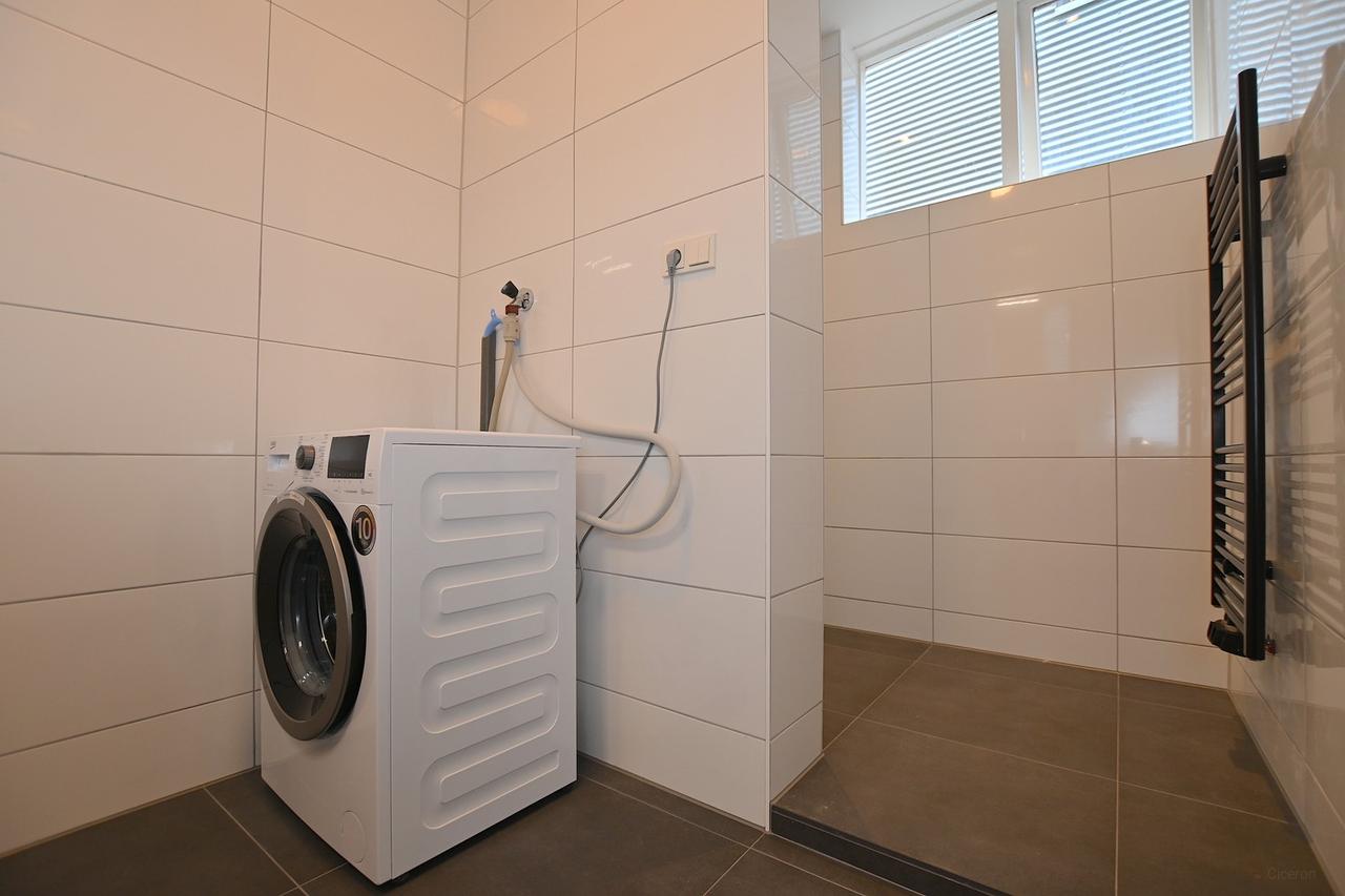 Bright 1-bedroom apartment in central Groningen - Image 11