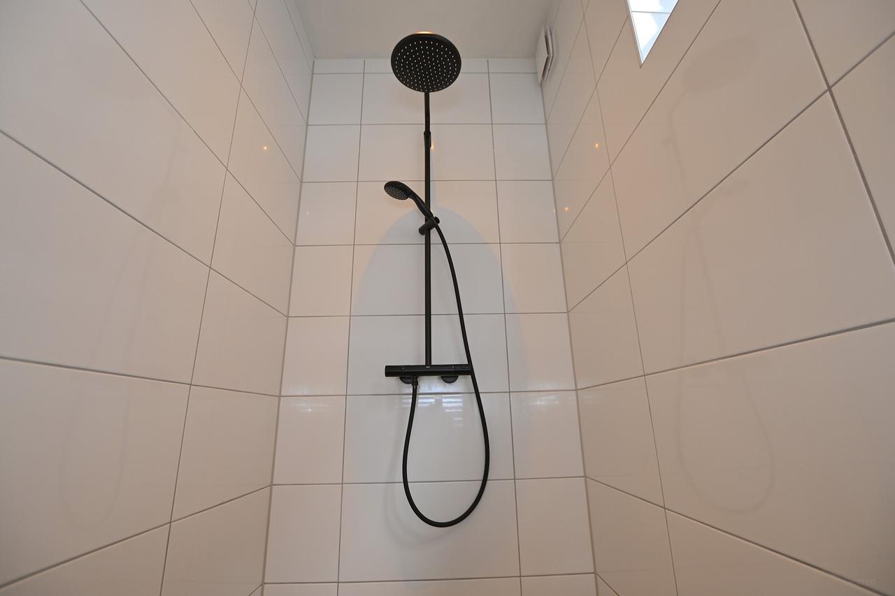 Bright 1-bedroom apartment in central Groningen - Image 13