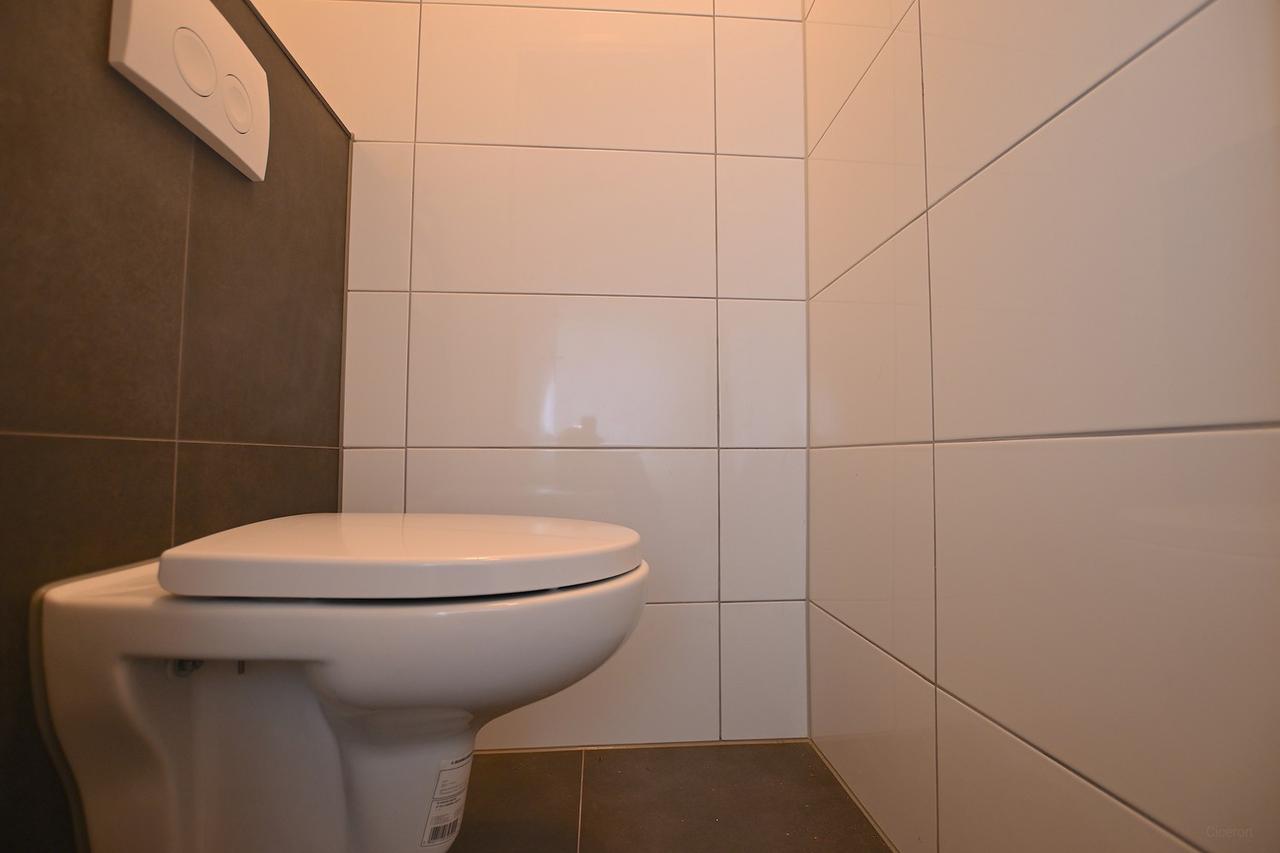 Bright 1-bedroom apartment in central Groningen - Image 14
