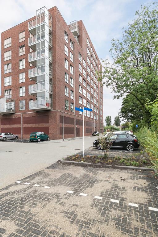 Two-Bedroom Apartment with Loggia in Tilburg - Image 9