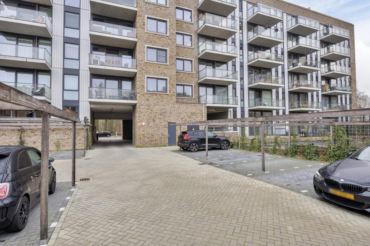 Licht 4-kamerappartement met balkon - Afbeelding 17