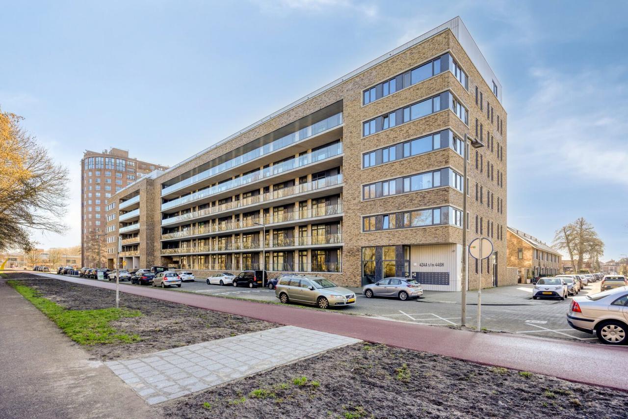 Licht 3-kamerappartement met balkon - Afbeelding 1