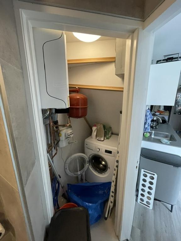 29 m² apartment with balcony in Zeeheldenbuurt - Image 8