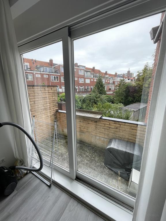 29 m² apartment with balcony in Zeeheldenbuurt - Image 9