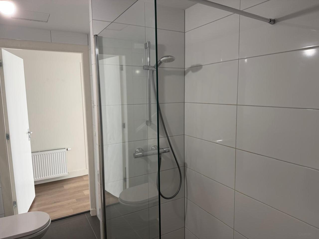 Available immediately: 2-bedroom apartment - Image 8