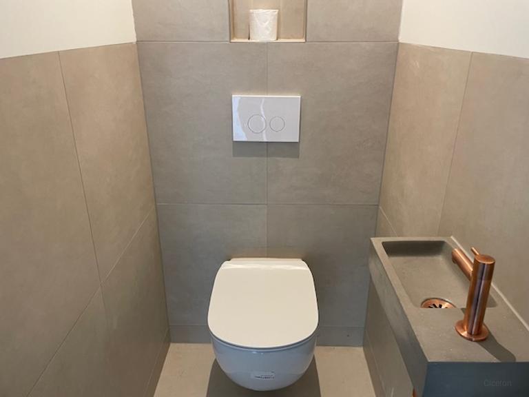 110 m² upper-floor apartment with garden in Heemstede - Image 11