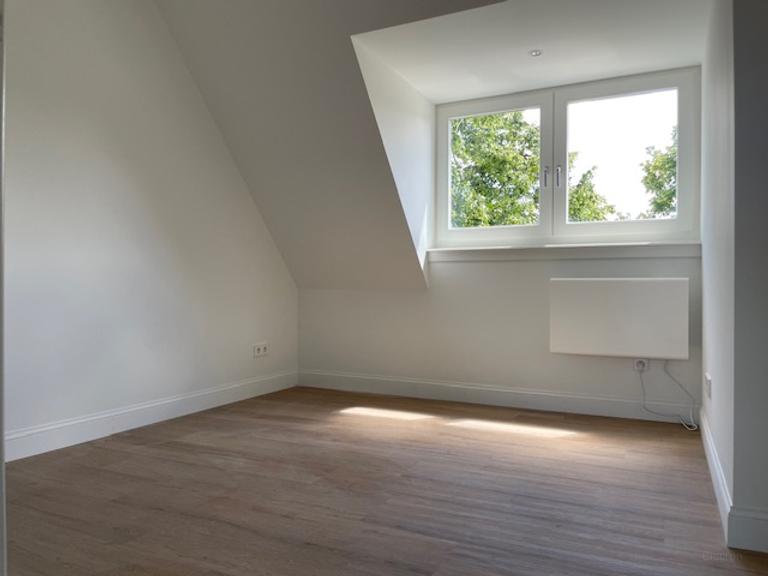 110 m² upper-floor apartment with garden in Heemstede - Image 17