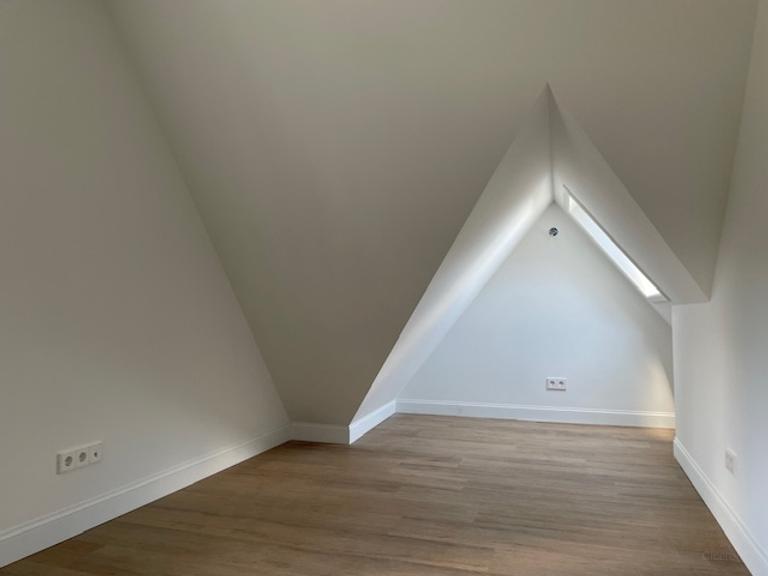 110 m² upper-floor apartment with garden in Heemstede - Image 18