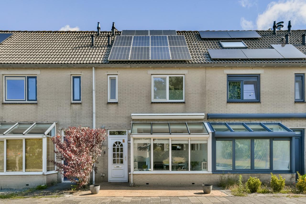 Rental Home with Garden & 10 Solar Panels - Image 2