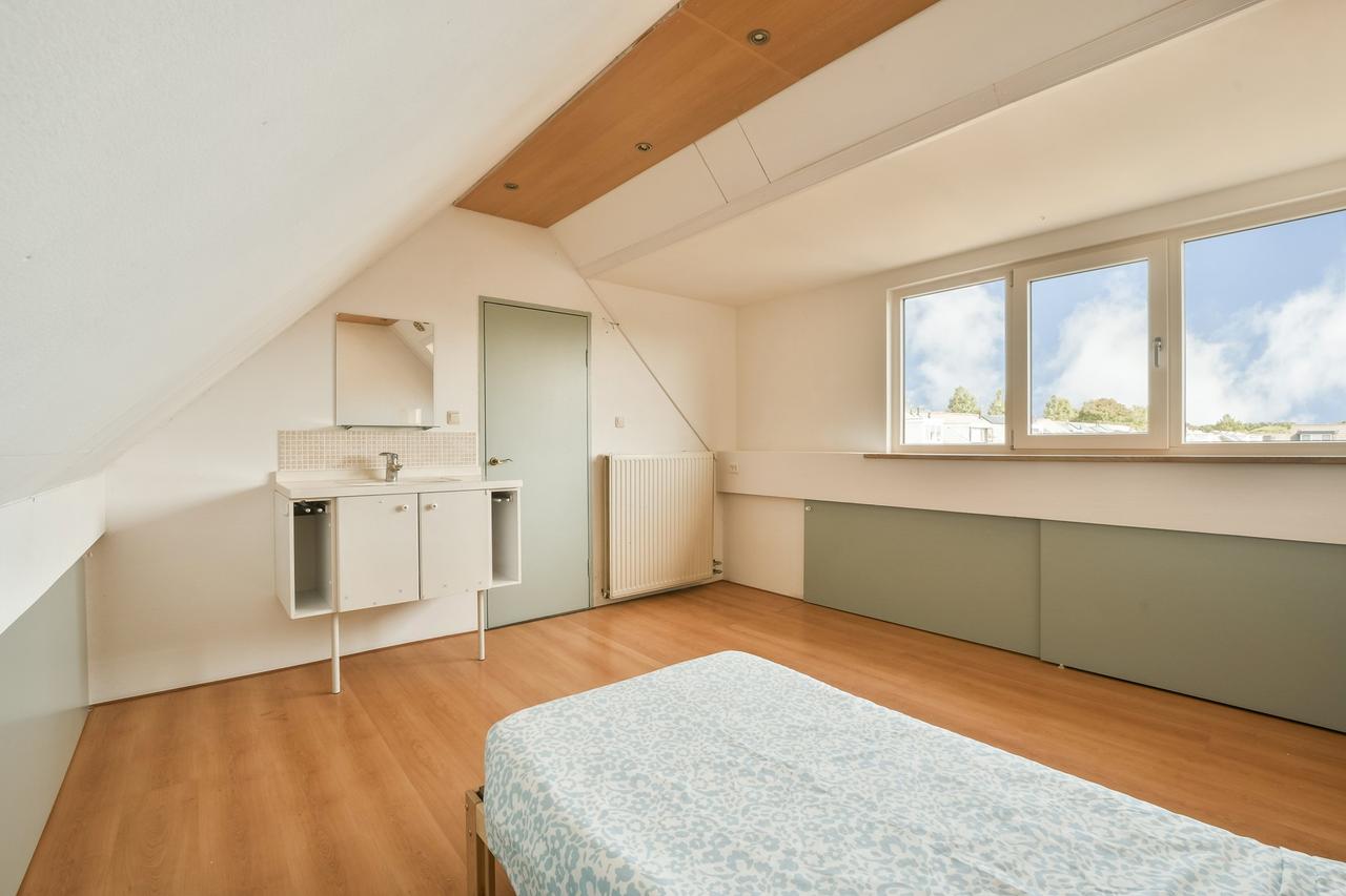 Rental Home with Garden & 10 Solar Panels - Image 19