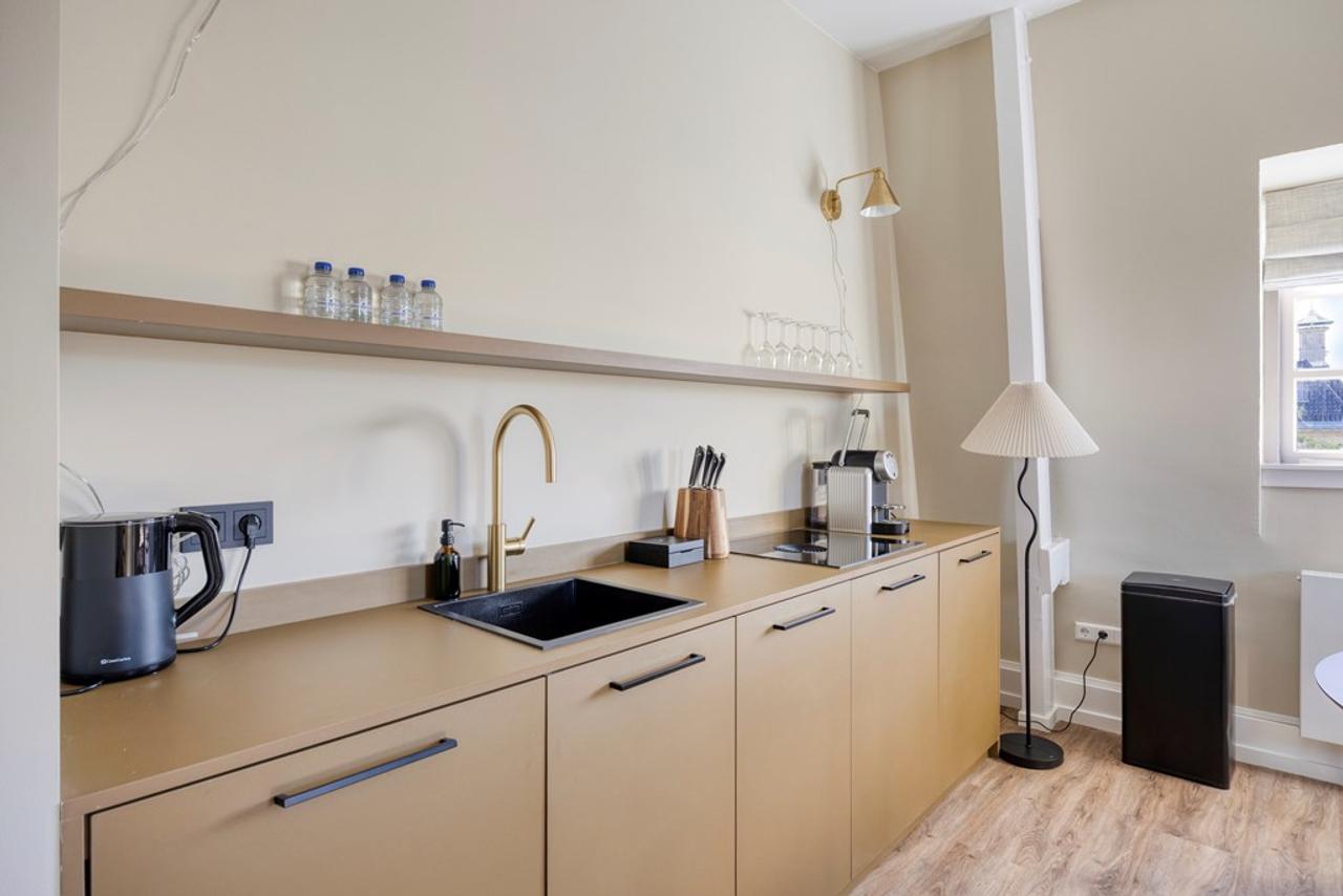 Furnished 2-Bedroom Apartment near Noordeinde - Image 6