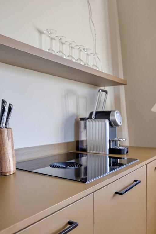Furnished 2-Bedroom Apartment near Noordeinde - Image 8