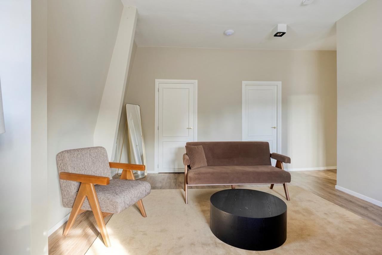 Furnished 2-Bedroom Apartment near Noordeinde - Image 9