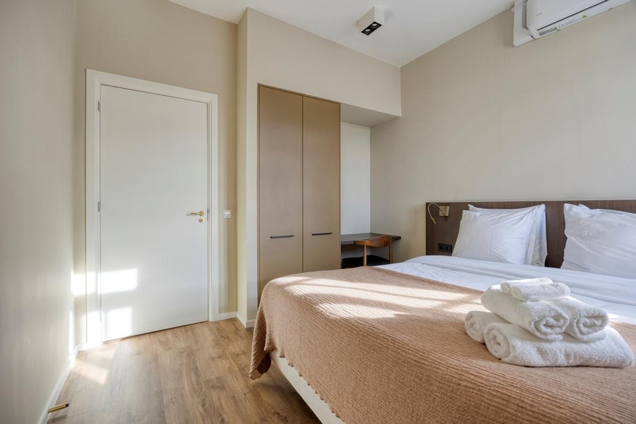 Furnished 2-Bedroom Apartment near Noordeinde - Image 13