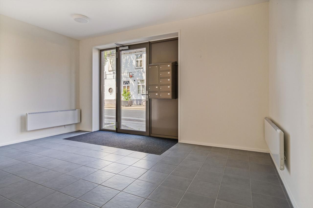 48 m² studio with separate bedroom - Image 4
