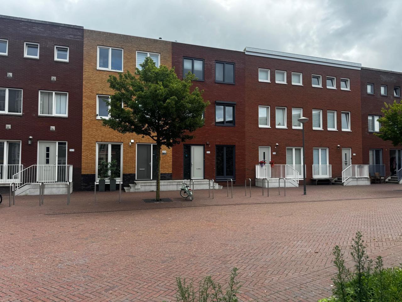 150 m² family home with 5 bedrooms - Image 1